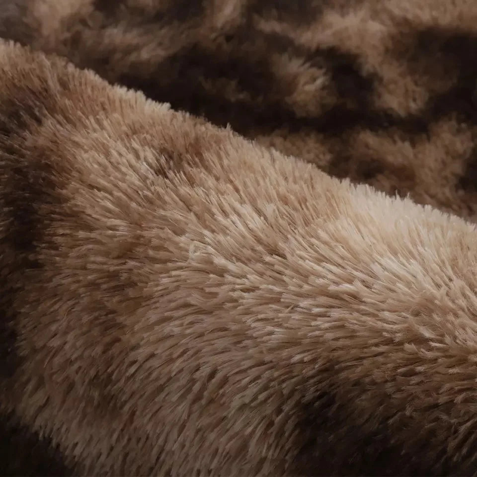 White Fluffy Hall Carpet – Thick Non-Slip Furry Rug